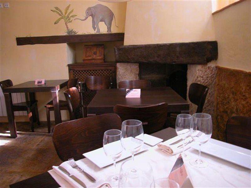 Hotel Restaurante Dona Anita Requena Restoran gambar